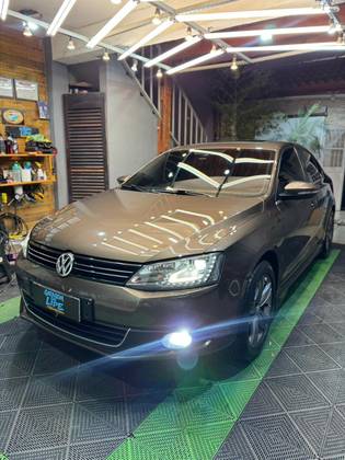 VOLKSWAGEN JETTA 2.0 TSI HIGHLINE 211CV GASOLINA 4P TIPTRONIC VOLKSWAGEN JETTA 2.0 TSI HIGHLINE 211CV GASOLINA 4P TIPTRONIC